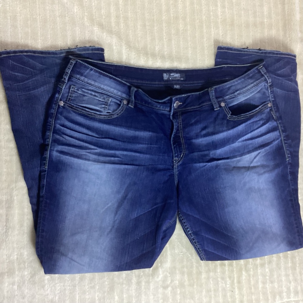 SILVER SUKI MID BOOT WOMEN’S JEANS